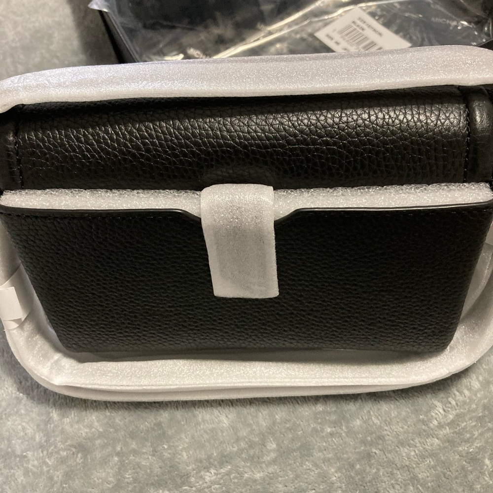 NWTS Michael Kors Crossbody Wallet - Picture 5 of 7